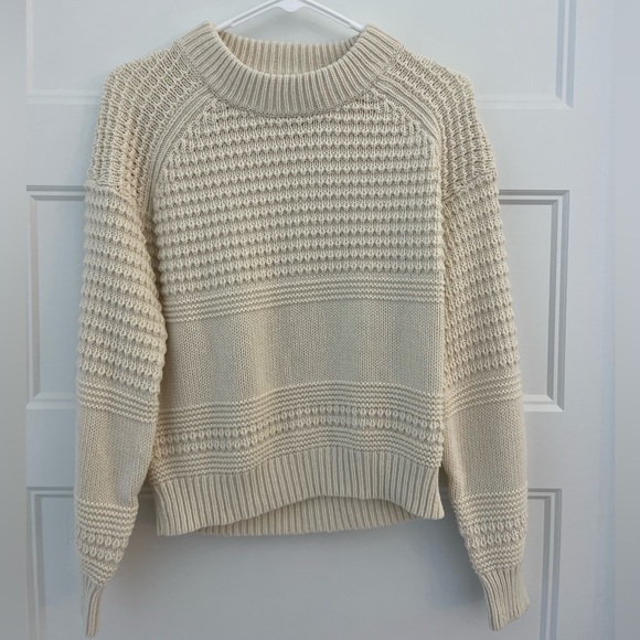 Universal Threads Sweater - Picture 1 of 2